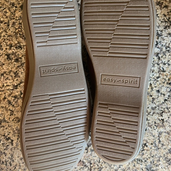Easy Spirit Brown Loafers Slip-Ons - Picture 4 of 5
